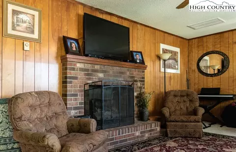 124 Westview Dr, Sparta, NC 28675 photo 7