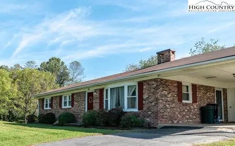 124 Westview Dr, Sparta, NC 28675 photo 1