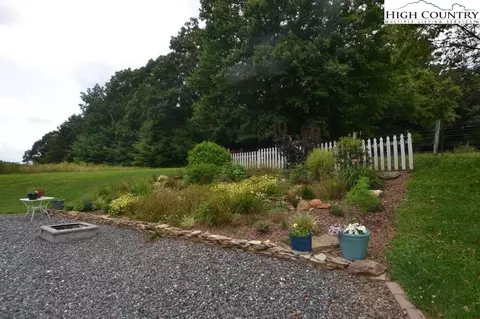 200 Sheets Dr, Jefferson, NC 28640 photo 7