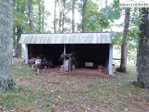 243 Wolfe Rd, Sparta, NC 28675 photo 4
