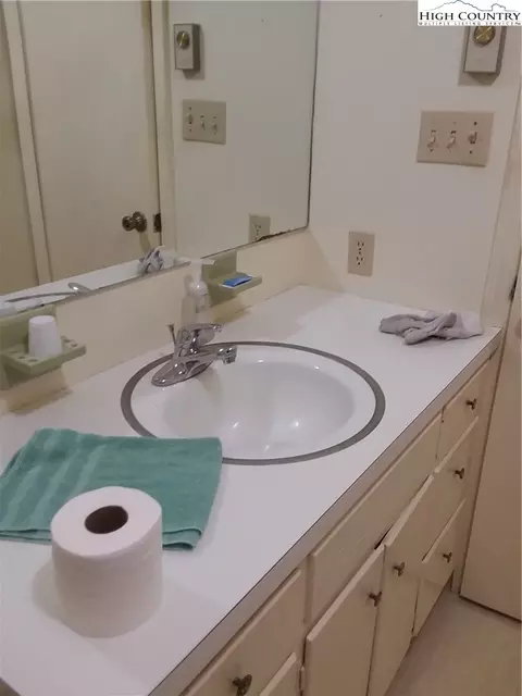 243 Wolfe Rd, Sparta, NC 28675 photo 6