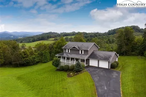 142 N Wild Cherry Cir, Boone, NC 28607 photo 3