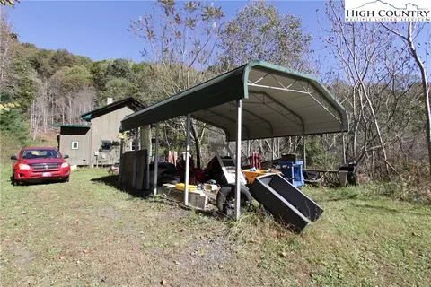 980 Big Windfall Rd, Lansing, NC 28643 photo 8