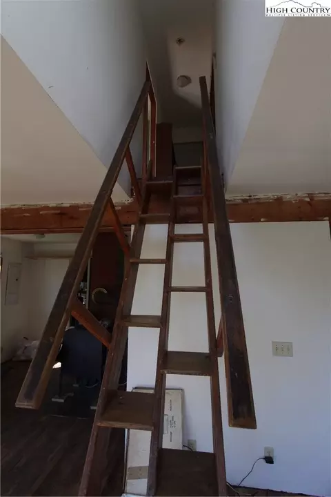 980 Big Windfall Rd, Lansing, NC 28643 photo 4