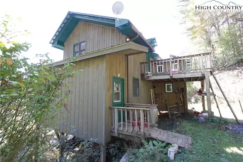 980 Big Windfall Rd, Lansing, NC 28643 photo 2