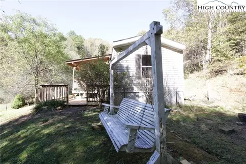 978 Big Windfall Rd, Lansing, NC 28643 photo 4