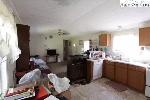 978 Big Windfall Rd, Lansing, NC 28643 photo 9