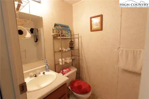 978 Big Windfall Rd, Lansing, NC 28643 photo 17