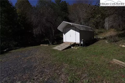 978 Big Windfall Rd, Lansing, NC 28643 photo 8