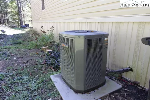 978 Big Windfall Rd, Lansing, NC 28643 photo 6