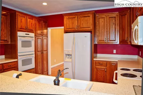 809 Shatley Rd, Crumpler, NC 28617 photo 21