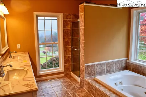 809 Shatley Rd, Crumpler, NC 28617 photo 10