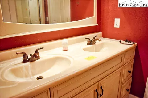 809 Shatley Rd, Crumpler, NC 28617 photo 16