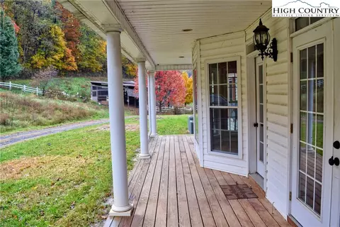 809 Shatley Rd, Crumpler, NC 28617 photo 2