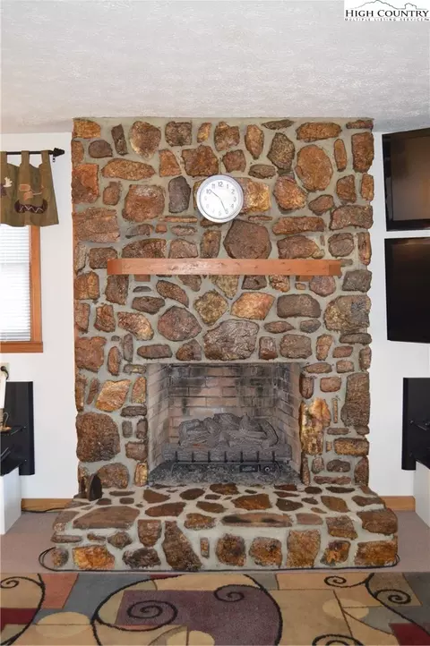 251 Wind Ridge Rd, Sparta, NC 28675 photo 3