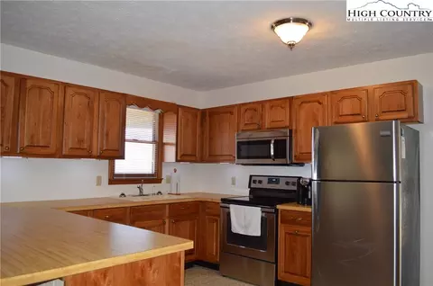 251 Wind Ridge Rd, Sparta, NC 28675 photo 2
