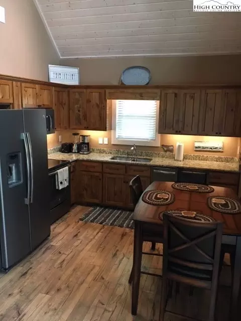 2450 Mount Carmel Rd, Sparta, NC 28675 photo 6