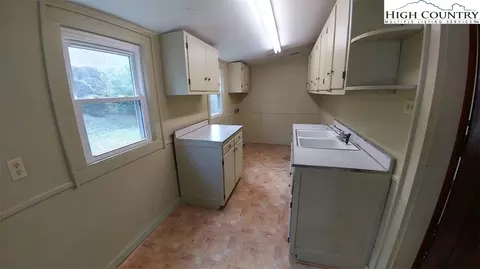 222 Bina Dr, Lansing, NC 28643 photo 9