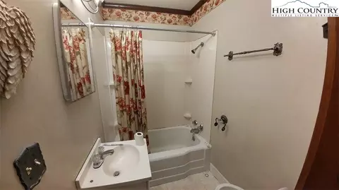 222 Bina Dr, Lansing, NC 28643 photo 18