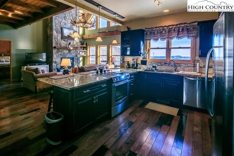 339 Skiview Rd, Seven Devils, NC 28604 photo 4