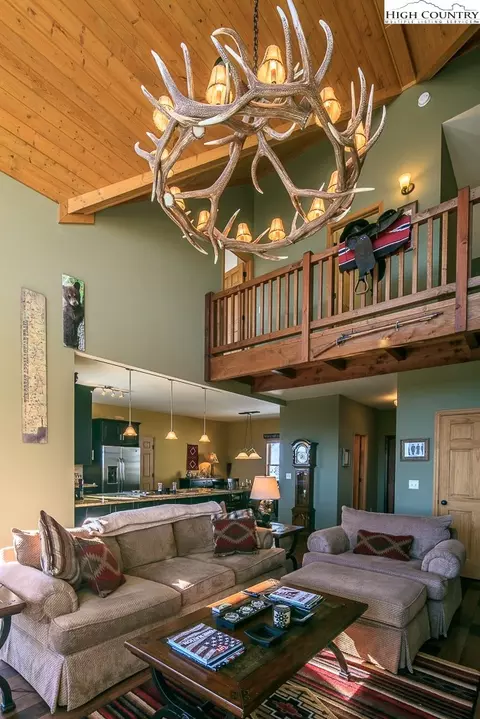 339 Skiview Rd, Seven Devils, NC 28604 photo 9
