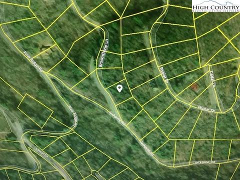 102 Brownstone Ln, Beech Mountain, NC 28604 photo 1