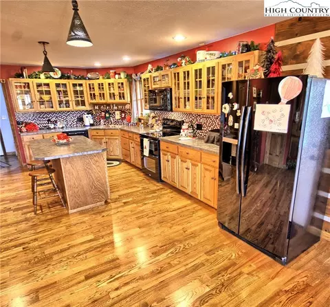155 Green Meadows Dr, Todd, NC 28684 photo 8