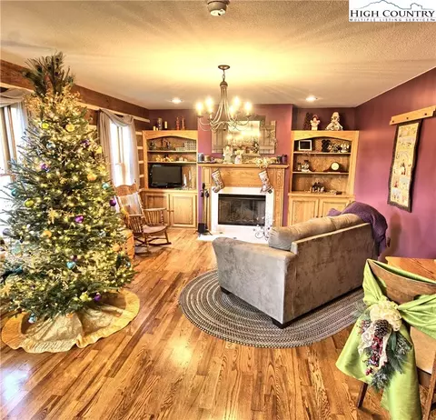 155 Green Meadows Dr, Todd, NC 28684 photo 11