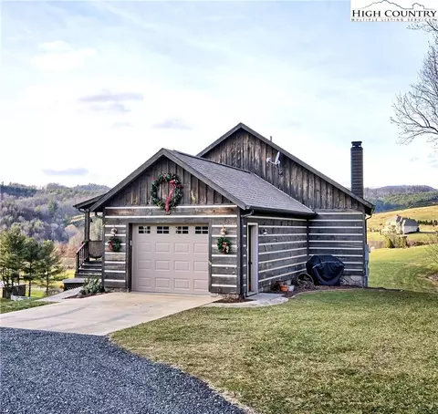 155 Green Meadows Dr, Todd, NC 28684 photo 2