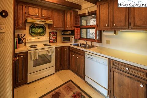 327 Beech, Boone, NC 28607 photo 20