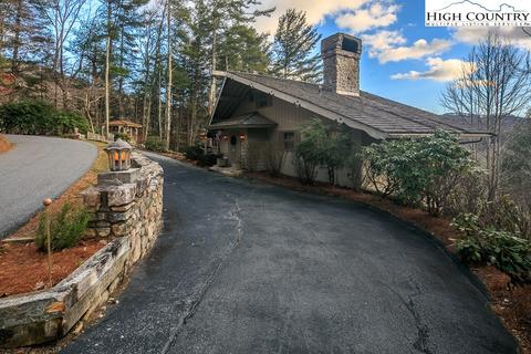 327 Beech, Boone, NC 28607 photo 1