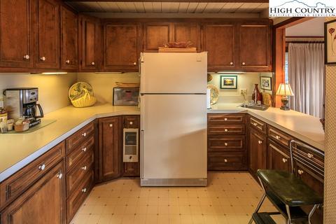 327 Beech, Boone, NC 28607 photo 17