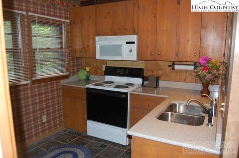 534 Windridge Rd, Newland, NC 28657 photo 9