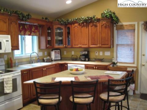 377 Jack Pine Loop, Newland, NC 28657 photo 13