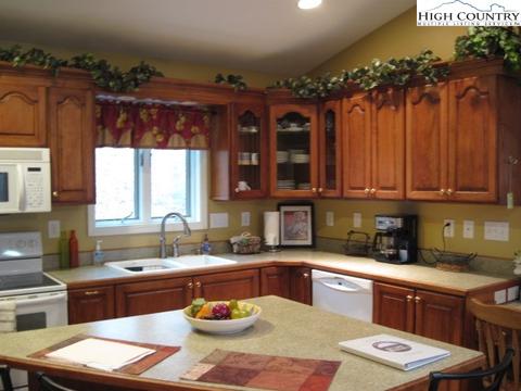 377 Jack Pine Loop, Newland, NC 28657 photo 15