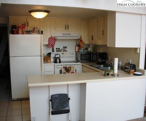 221 Skiview Rd, Seven Devils, NC 28604 photo 9