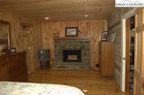 217 Quiet Pl, Todd, NC 28684 photo 10