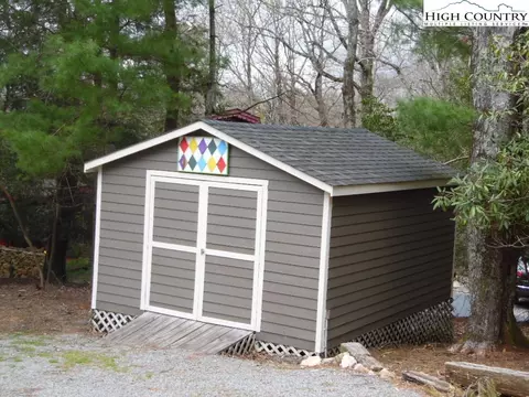235 Deer Run Rd, Roaring Gap, NC 28668 photo 3