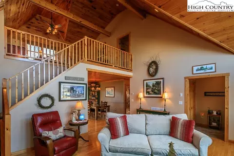 185 Apache Ln, Boone, NC 28607 photo 10