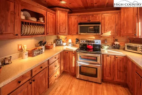 185 Apache Ln, Boone, NC 28607 photo 17