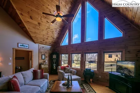 185 Apache Ln, Boone, NC 28607 photo 8
