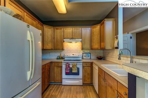230 Brady Ln, Deep Gap, NC 28618 photo 13