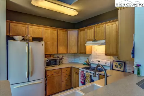 230 Brady Ln, Deep Gap, NC 28618 photo 27