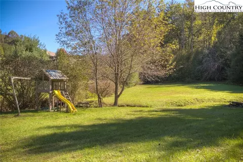 230 Brady Ln, Deep Gap, NC 28618 photo 3