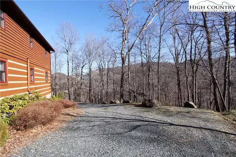295 Kangaroo Ct, Vilas, NC 28692 photo 4