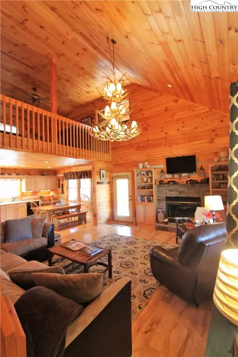 295 Kangaroo Ct, Vilas, NC 28692 photo 9