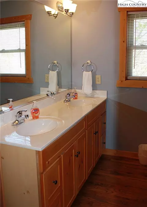 323 Golden Eagle Ln, Ferguson, NC 28624 photo 13