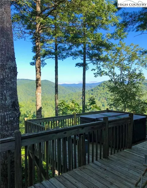 323 Golden Eagle Ln, Ferguson, NC 28624 photo 3
