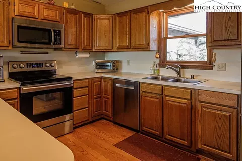 131 Rabbit Run, Roaring Gap, NC 28668 photo 16