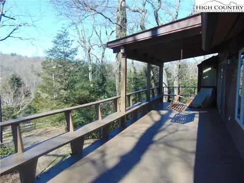 131 Rabbit Run, Roaring Gap, NC 28668 photo 2